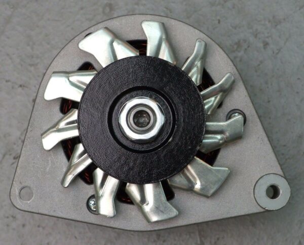 ALTERNATOR ISKRA 12V 33A TRAKTOR DEUTZ KHD IMT 539 - Image 3