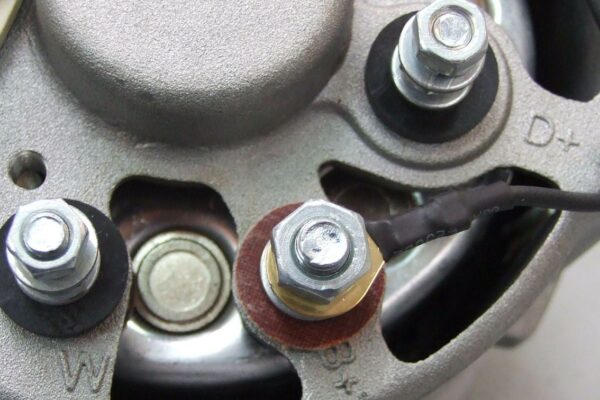 ALTERNATOR ISKRA 12V 33A TRAKTOR DEUTZ KHD IMT 539 - Image 2