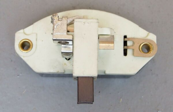 REGLER BOSCH 24V MAN MERCEDES CASE DAF 130960 ARE0027 - Image 3