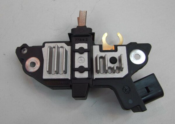 REGLER ALTERNATORA BOSCH 12V MERCEDES E C CDI 234771 ARE0066 - Image 2