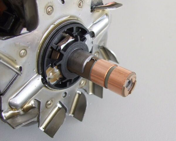 ROTOR ALTERNATORA VALEO PEUGEOT 3070 308 / CITROEN C4 AR3010 - Image 3