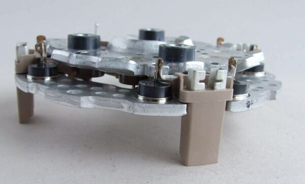 DIODNA PLOCA ALTERNATORA DENSO TOYOTA AVENSIS RAV - Image 4