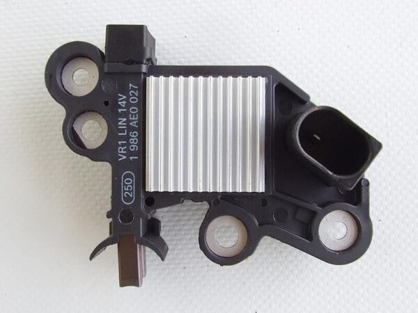 REGLER BOSCH 12V 82A IVECO DAILY 2.3 3.0 1986AE0027 - Image 3