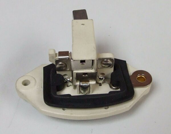 REGLER BOSCH 24V MERCEDES MAN M L 2000 / DAF M F 132903 ARE0005 - Image 3