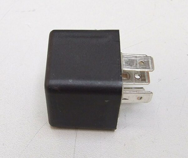 RELEJ 24V 10 / 22 AMP 5 IZLAZA - Image 2