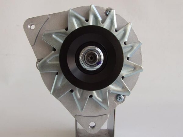ALTERNATOR BOSCH 70A CASE CUMMINS FERGUSON NEW HOLLAND - Image 2