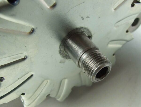 ALTERNATOR BOSCH 24V 30A MERCEDES 709 809 814 914 - Image 2