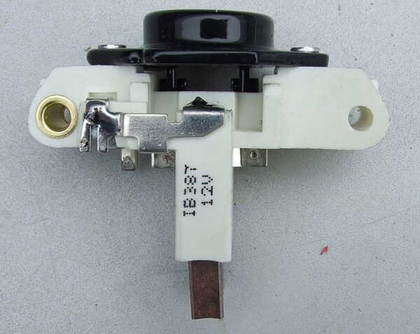 REGLER BOSCH 12V MERCEDES C KLASA - VITO / VOLVO - Image 3